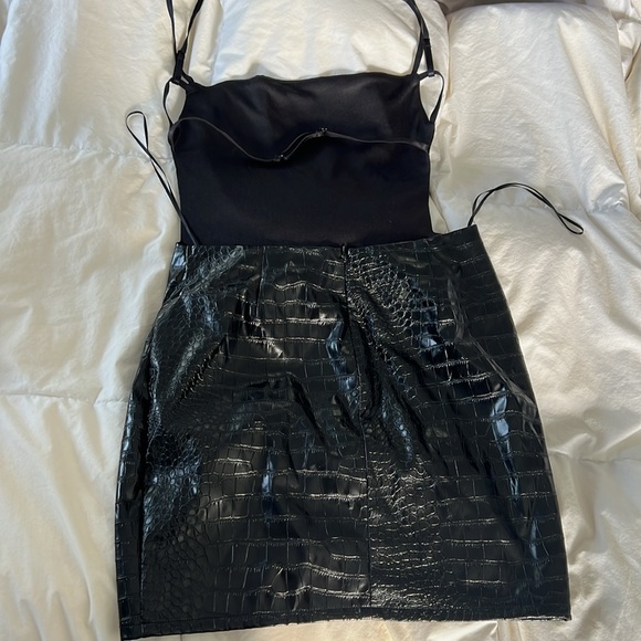 Faux crocodile skin black leather dresss - Picture 5 of 7
